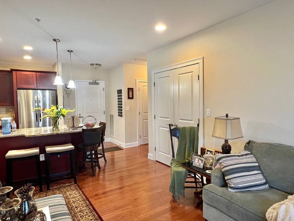 Burlington, MA 01803,245 Cambridge #107