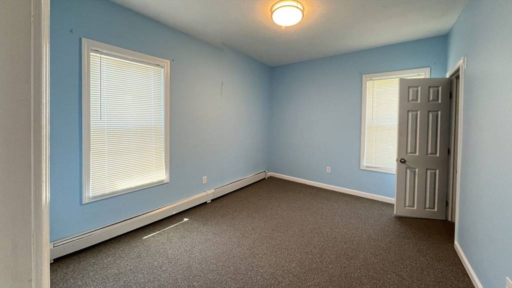 Webster, MA 01570,91 N Main St #4