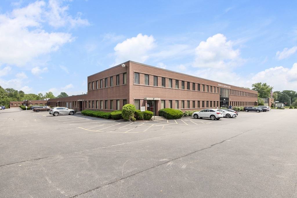 Norwood, MA 02062,1500 Boston Providence Tpke #22b