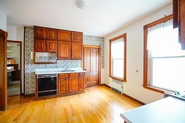 Cambridge, MA 02139,170 Pleasant Street #3