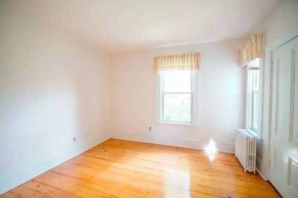 Cambridge, MA 02139,170 Pleasant Street #3