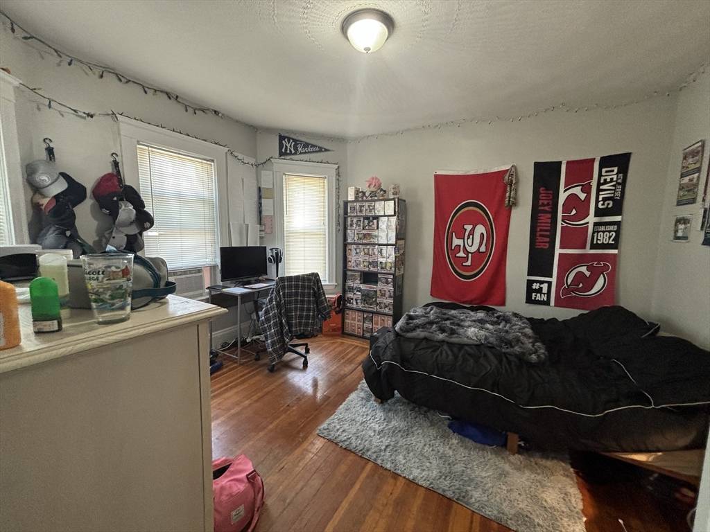 Somerville, MA 02144,14 Belknap Street #1
