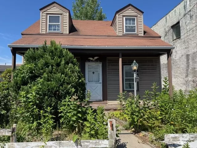1002 Charles St, North Providence, RI 02904