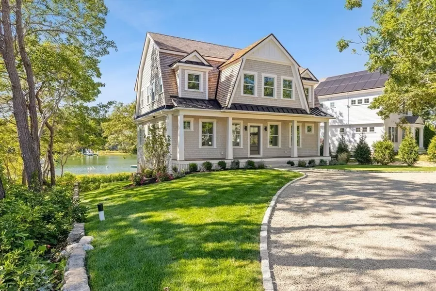 285 Edgewater Dr W, Falmouth, MA 02536