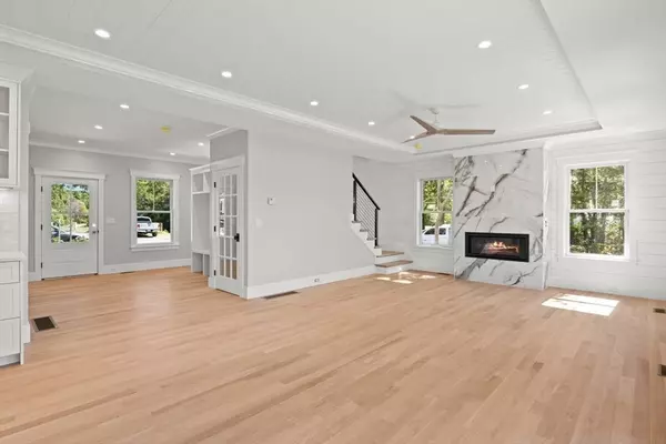 Falmouth, MA 02536,285 Edgewater Dr W