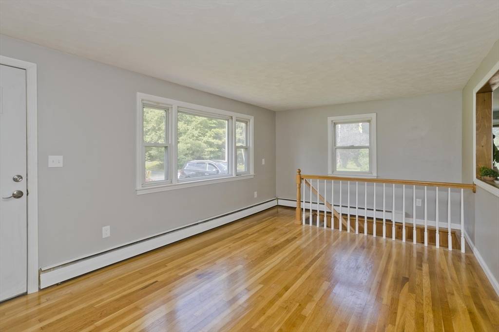 Southwick, MA 01077,33 S Longyard Rd