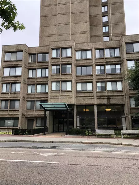 1731 Beacon St #523, Brookline, MA 02445