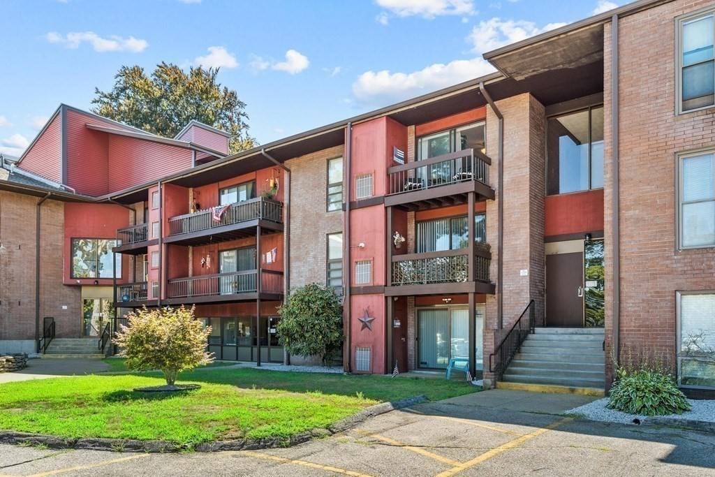 170 Highland St #320D, Taunton, MA 02780