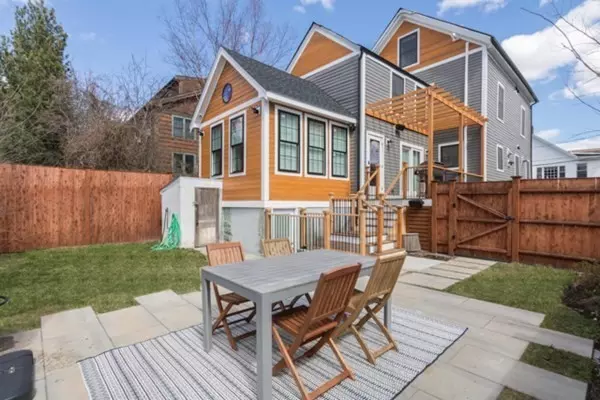 409 Norfolk St, Cambridge, MA 02139