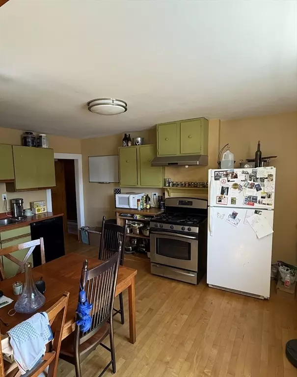 Cambridge, MA 02141,54 Webster Ave #3R