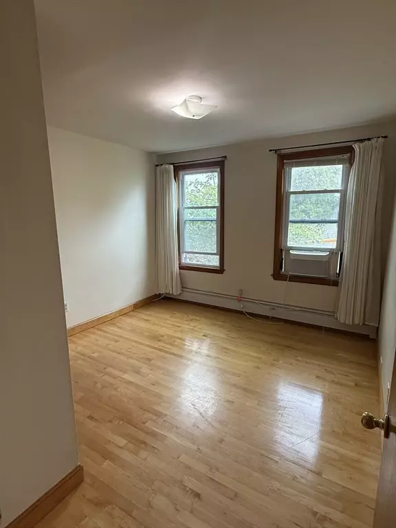 Cambridge, MA 02141,54 Webster Ave #3R