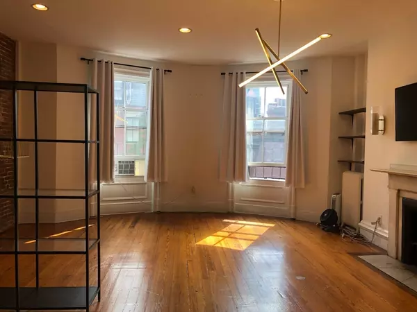 Boston, MA 02116,195 Beacon Street #8
