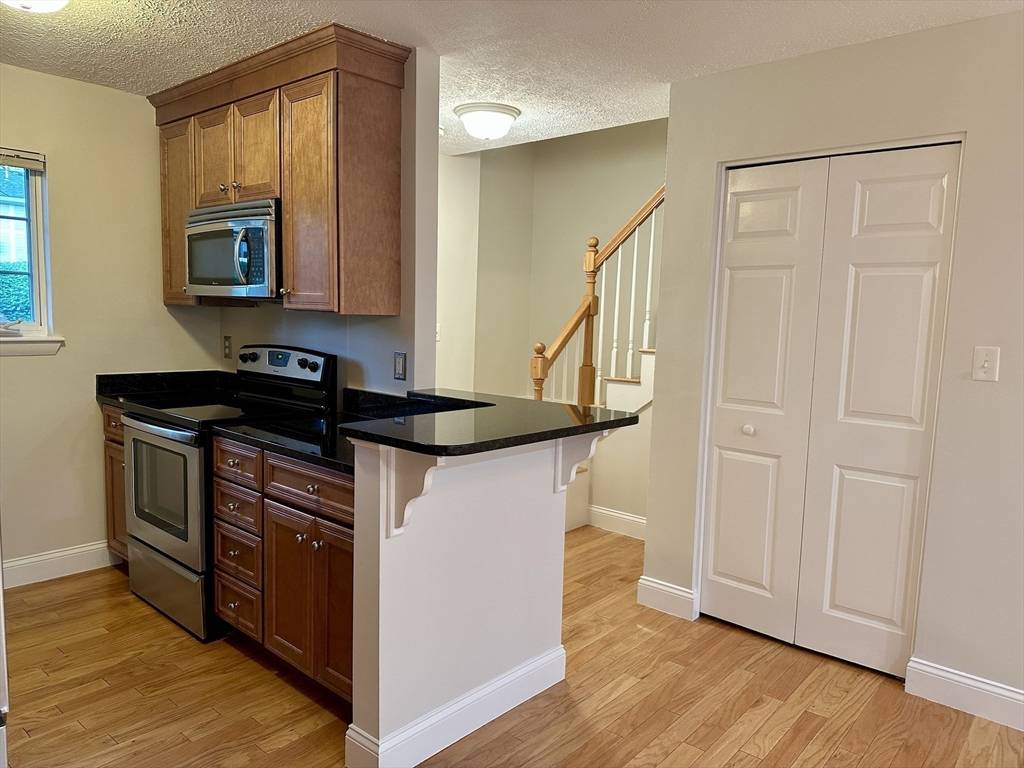Easton, MA 02375,10 Janet Rd #7