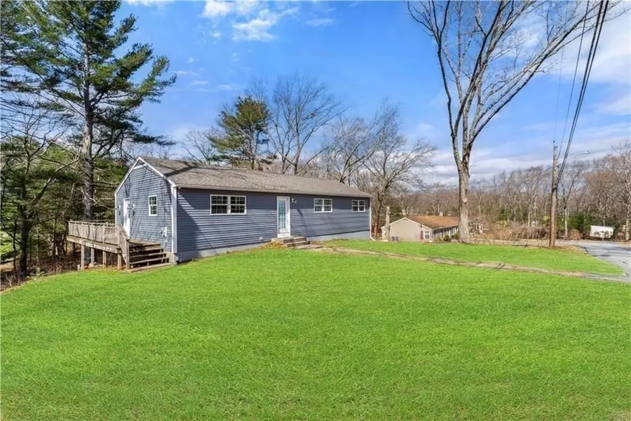 5 Patricia Ave, North Smithfield, RI 02896