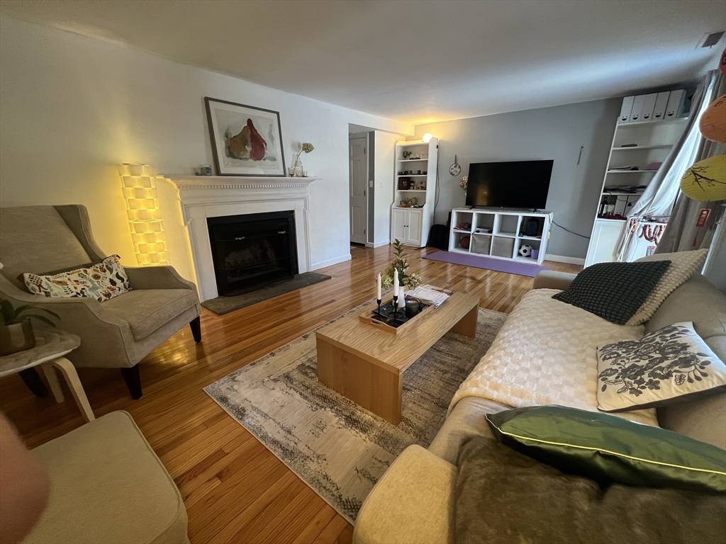 Weston, MA 02493,68 Jericho Rd #68