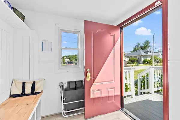 Hull, MA 02045,22 Touraine Ave