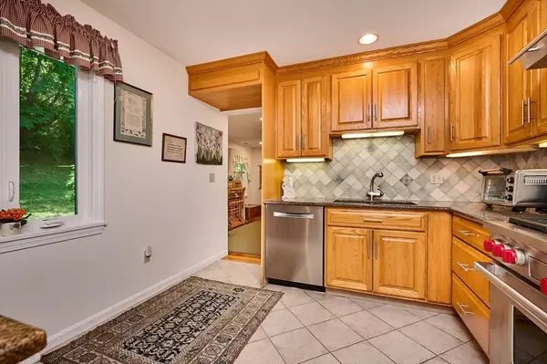 Amherst, MA 01002,3 Baldwin Ln #3