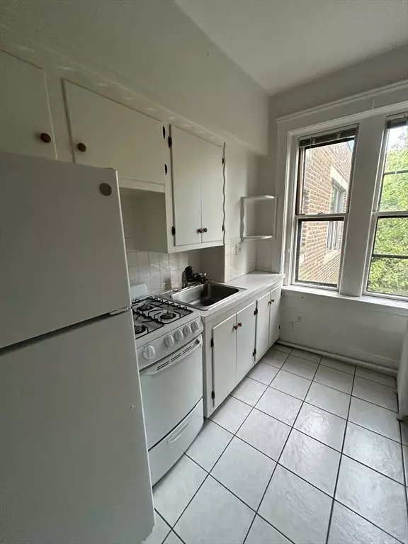 Boston, MA 02135,324 Chestnut Hill Ave #14