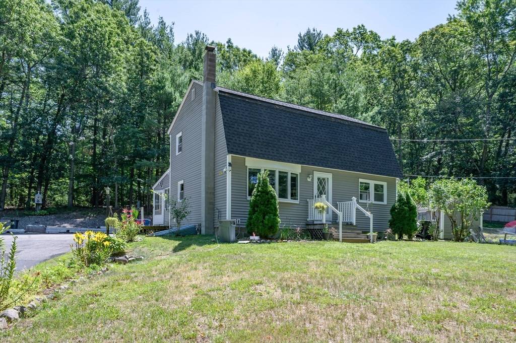 43 Frost Rd, Tyngsborough, MA 01879