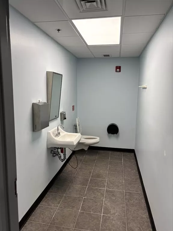 Wareham, MA 02538,3119 Cranberry Hwy #4-4700sq ft