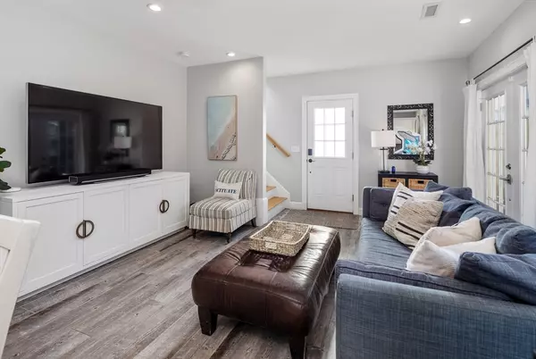 16R Gannett Rd, Scituate, MA 02066