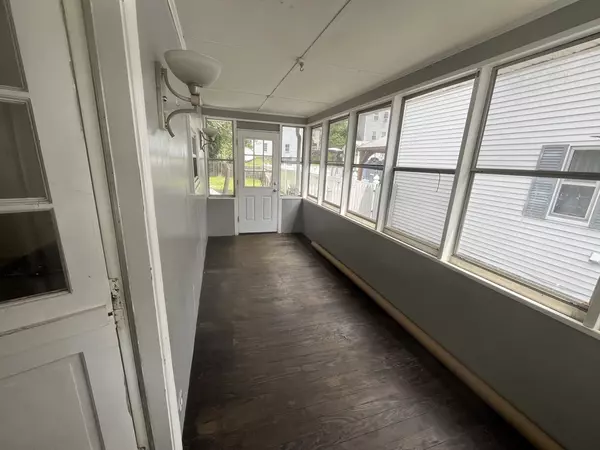 Lowell, MA 01850,19 Jacques St