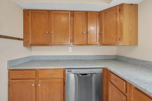 Worcester, MA 01604,327 Plantation St #305