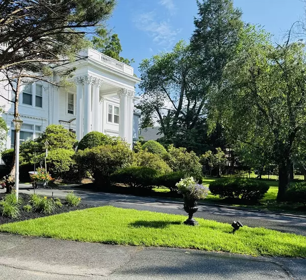 600 Washington St #5, Wellesley, MA 02482