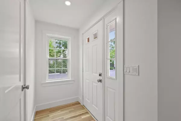 Falmouth, MA 02540,176 Palmer Ave #2