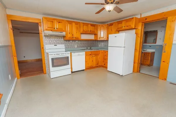 Buckland, MA 01370,16 Green St