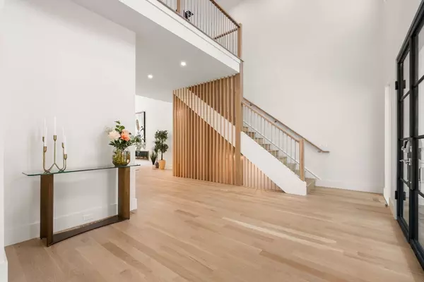Newton, MA 02461,128 Charlemont Street