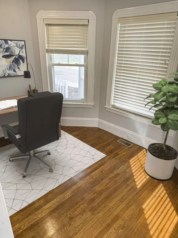 Winthrop, MA 02152,35 Lincoln St #1