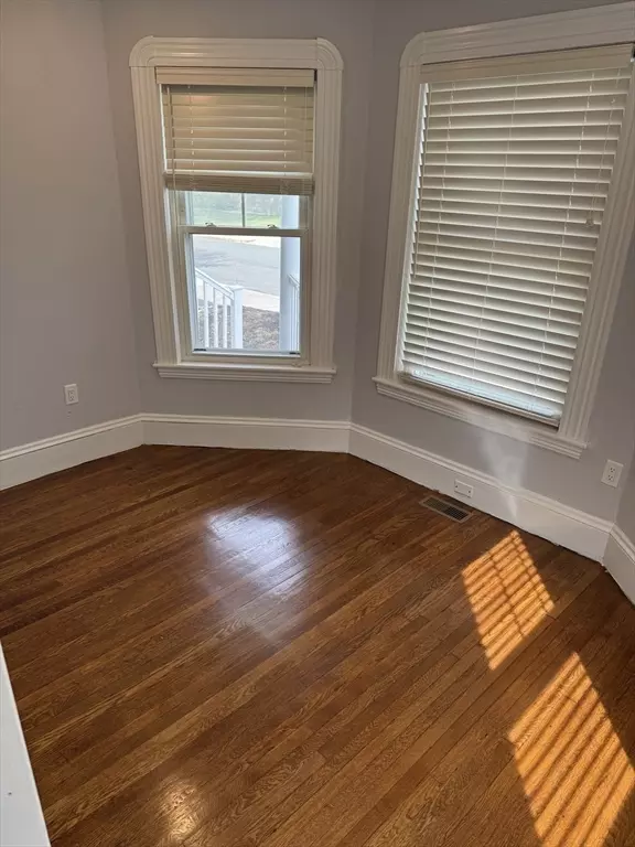Winthrop, MA 02152,35 Lincoln St #1