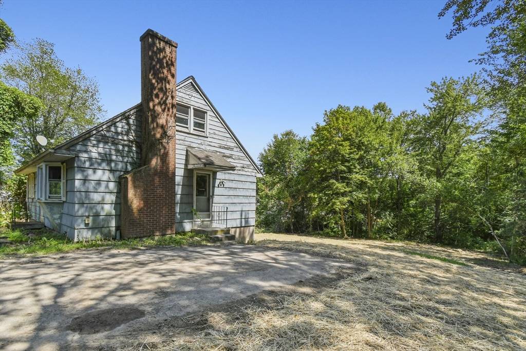 Southwick, MA 01077,33 Granville Road