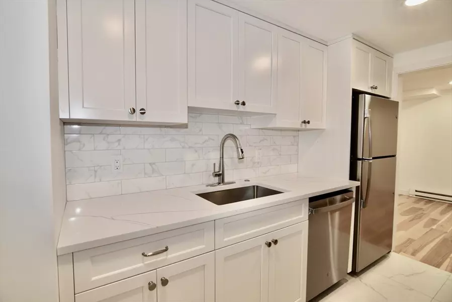 72 Longwood Ave #72, Brookline, MA 02446