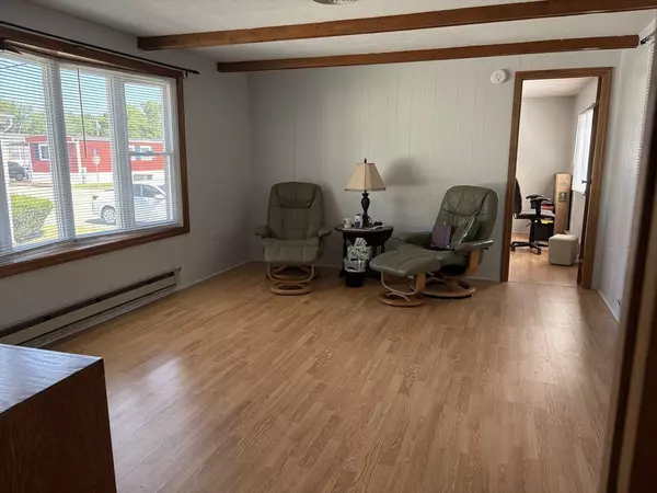 North Attleboro, MA 02760,300 East Washington Street #4M