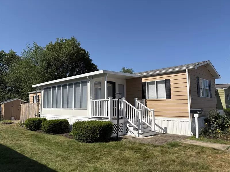 300 East Washington Street #4M, North Attleboro, MA 02760