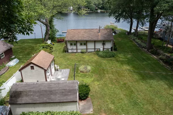 Douglas, MA 01516,3 Hough Road