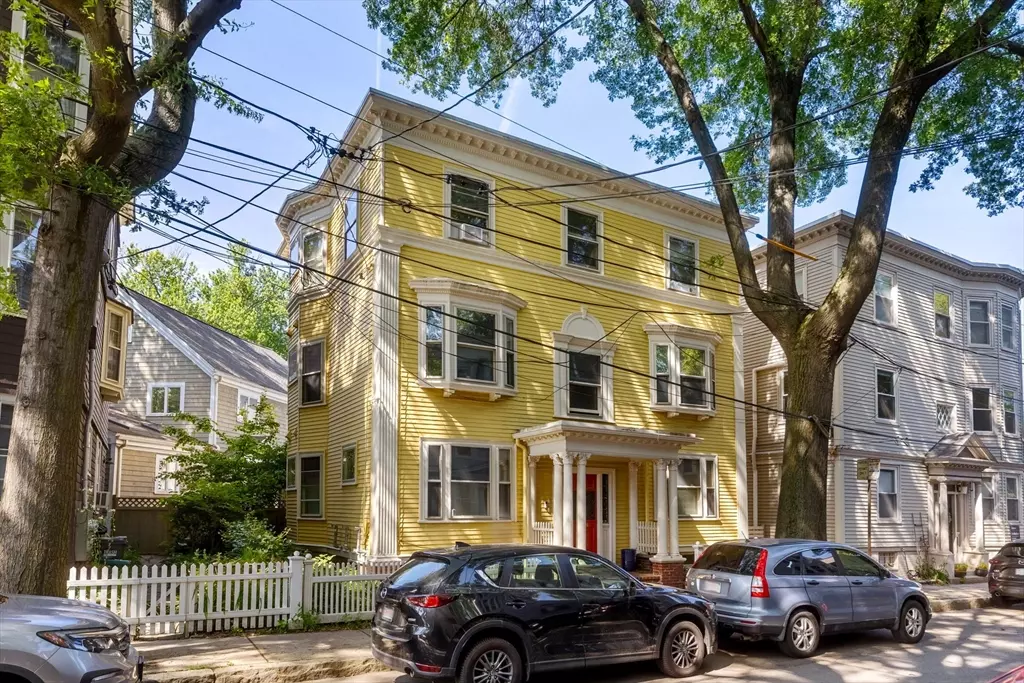 Cambridge, MA 02140,55 Eustis St #2