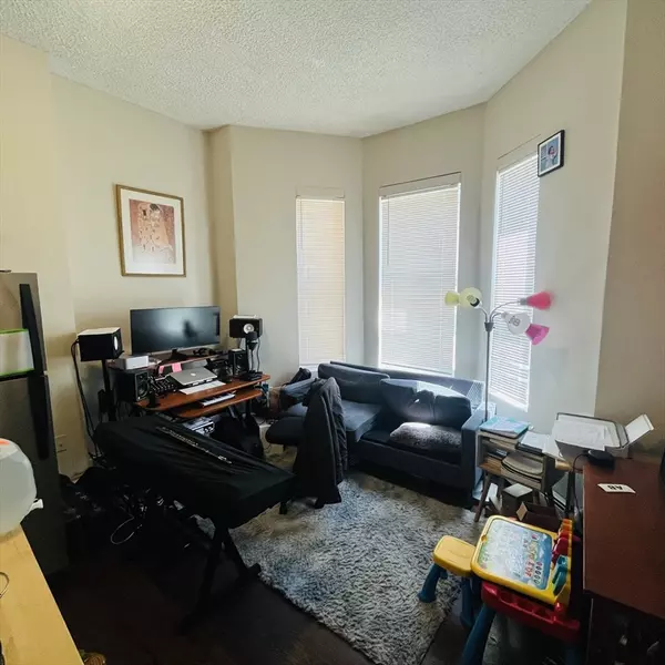Boston, MA 02119,2989 Washington St #2