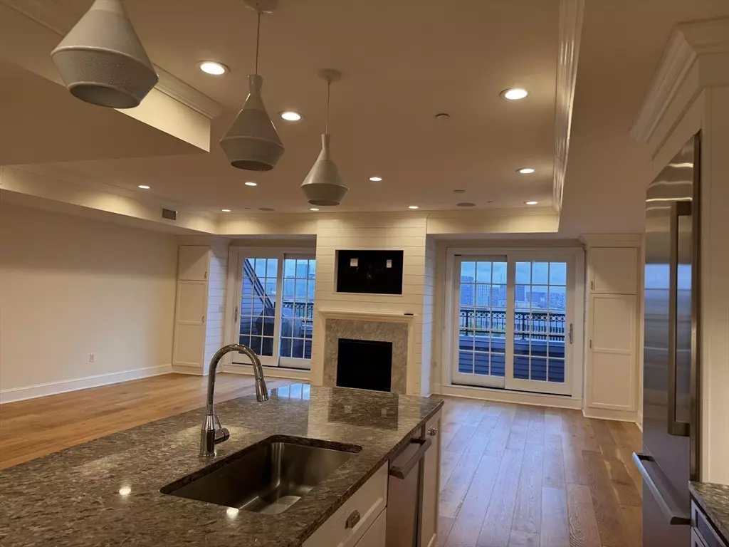 Boston, MA 02129,374-398 Bunker Hill #306