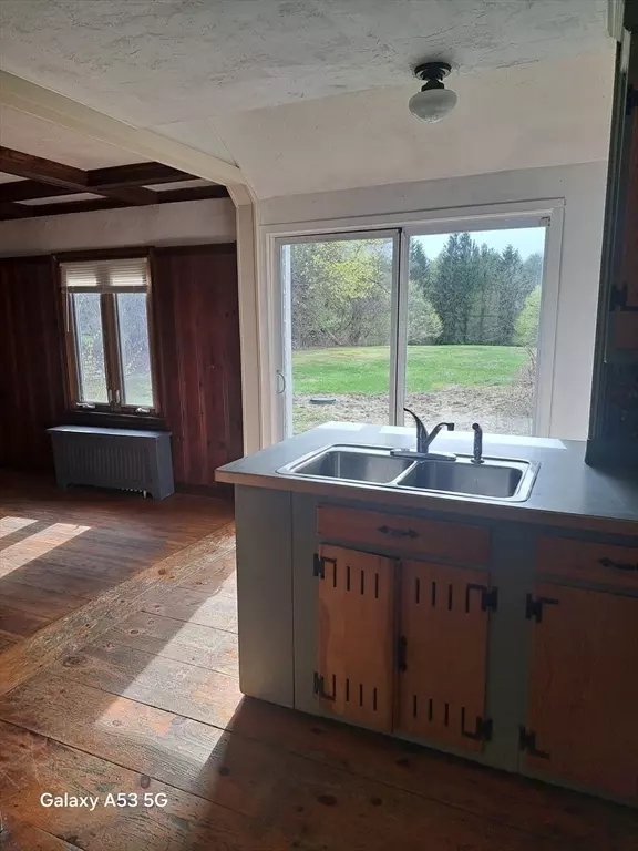 Paxton, MA 01612,289 Richards Ave
