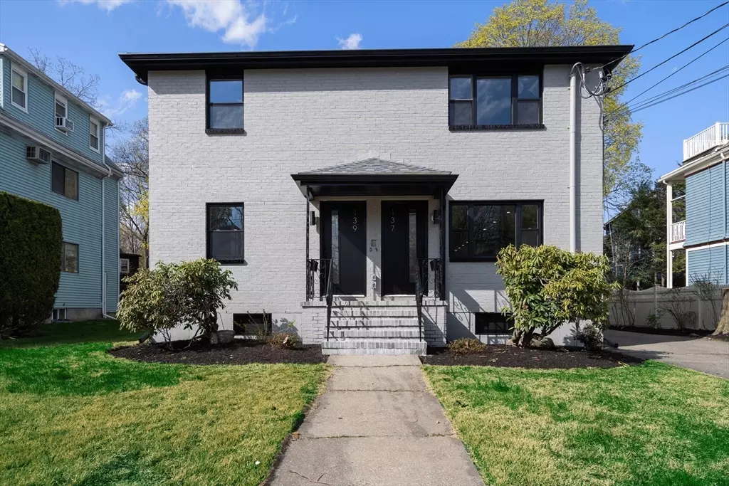 Newton, MA 02460,137 Crafts Street #137