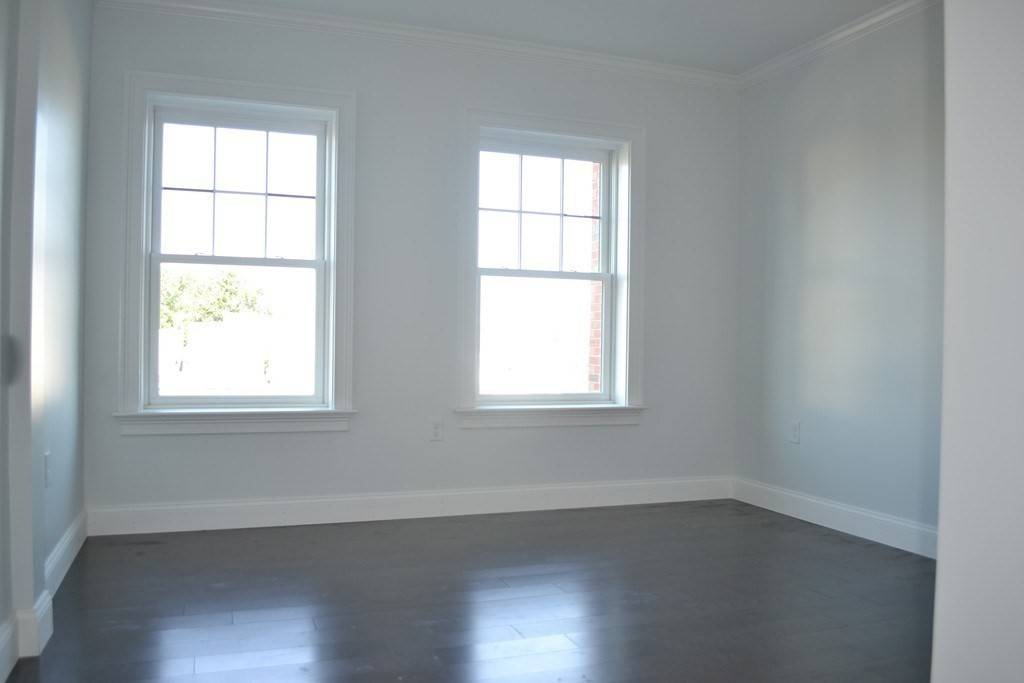 Boston, MA 02127,728 East Broadway #207