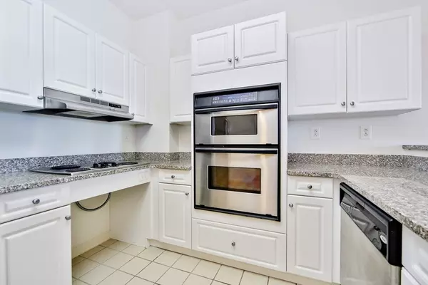 Quincy, MA 02169,1 Cityview Lane #103
