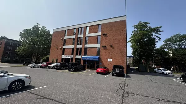 Springfield, MA 01105,155 Maple St #407