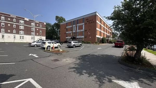 Springfield, MA 01105,155 Maple St #407