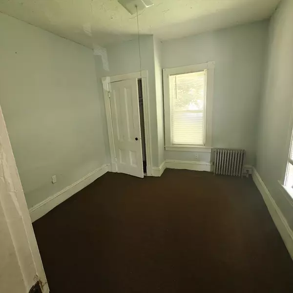 Lowell, MA 01851,425 Chelmsford St #2