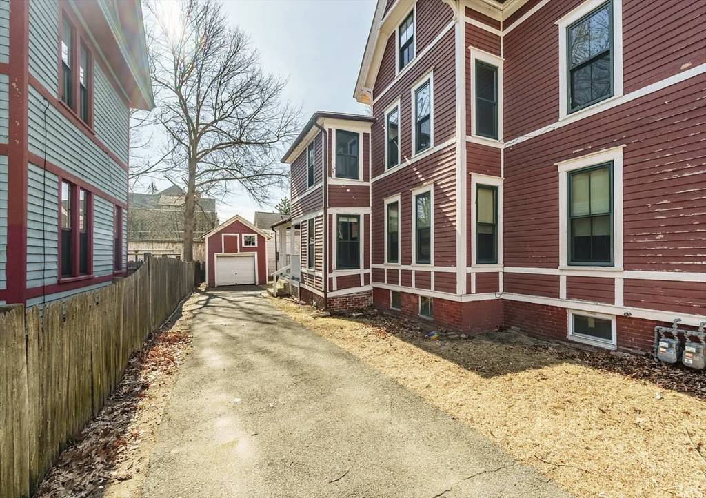 Springfield, MA 01109,32-34 Clarendon St #32