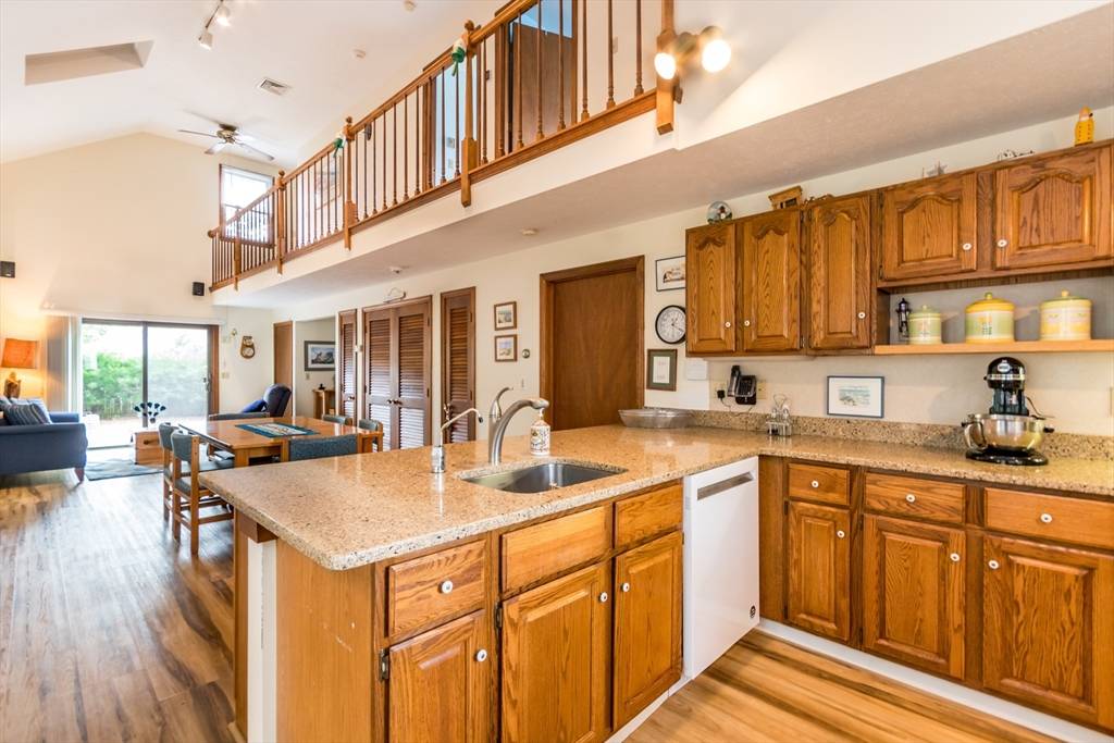Falmouth, MA 02536,43 Seaspray Dr